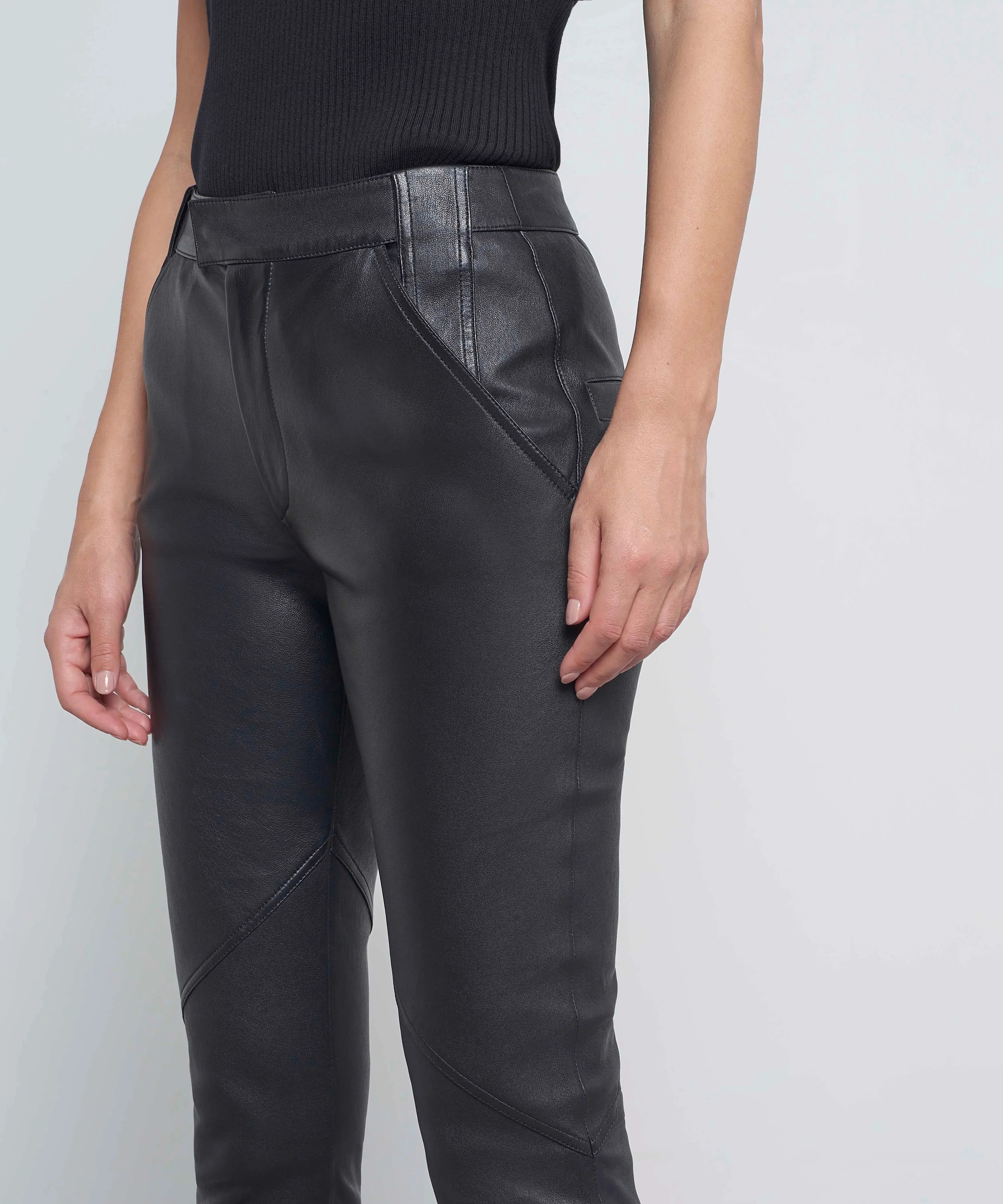 LEATHERTROUSER_210B.webp