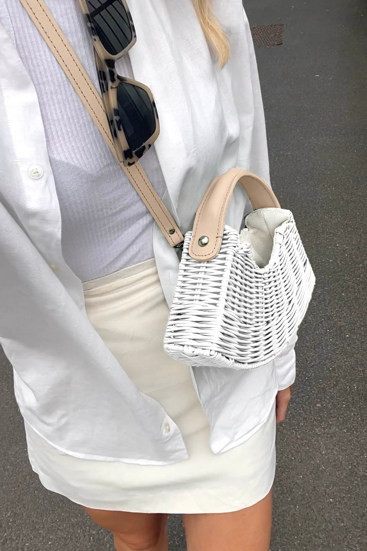 MiniFan-WhiteBasket-Cream-Outfit-Wicker-Wings-Basket-Handbag-Rattan-Bags-Wicker-Bags-UK-Wicker-Bags-Wicker-Bag-Straw-Basket-Handbag-Wicker-Handbag--Eco-Friendly-Purses-Wicker-Handbags_84dac75f-087e-42c0-8e50-a5329c028335.jpg