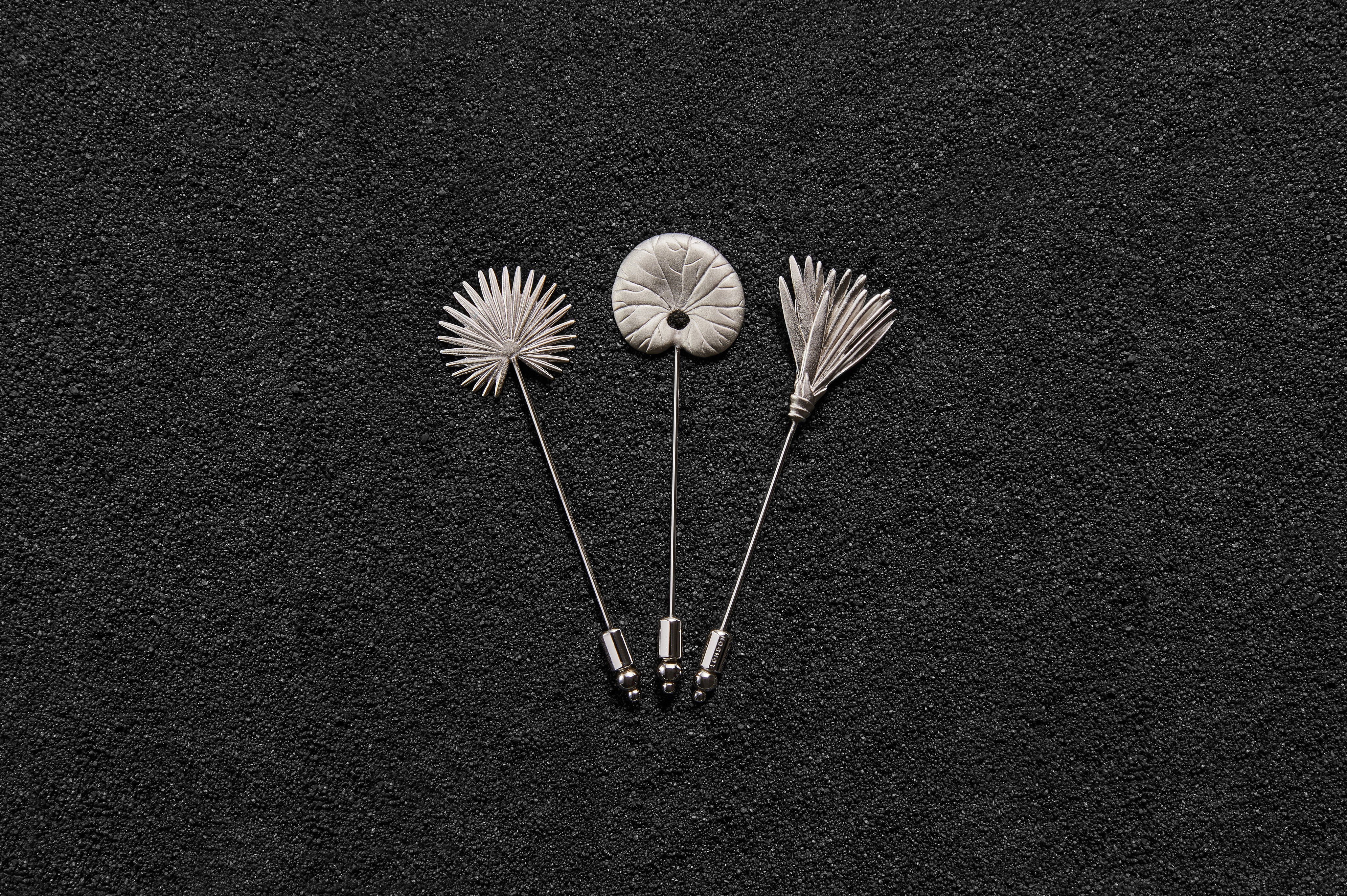 Tateossian Matte Rhodium Tropical Leaf Pin