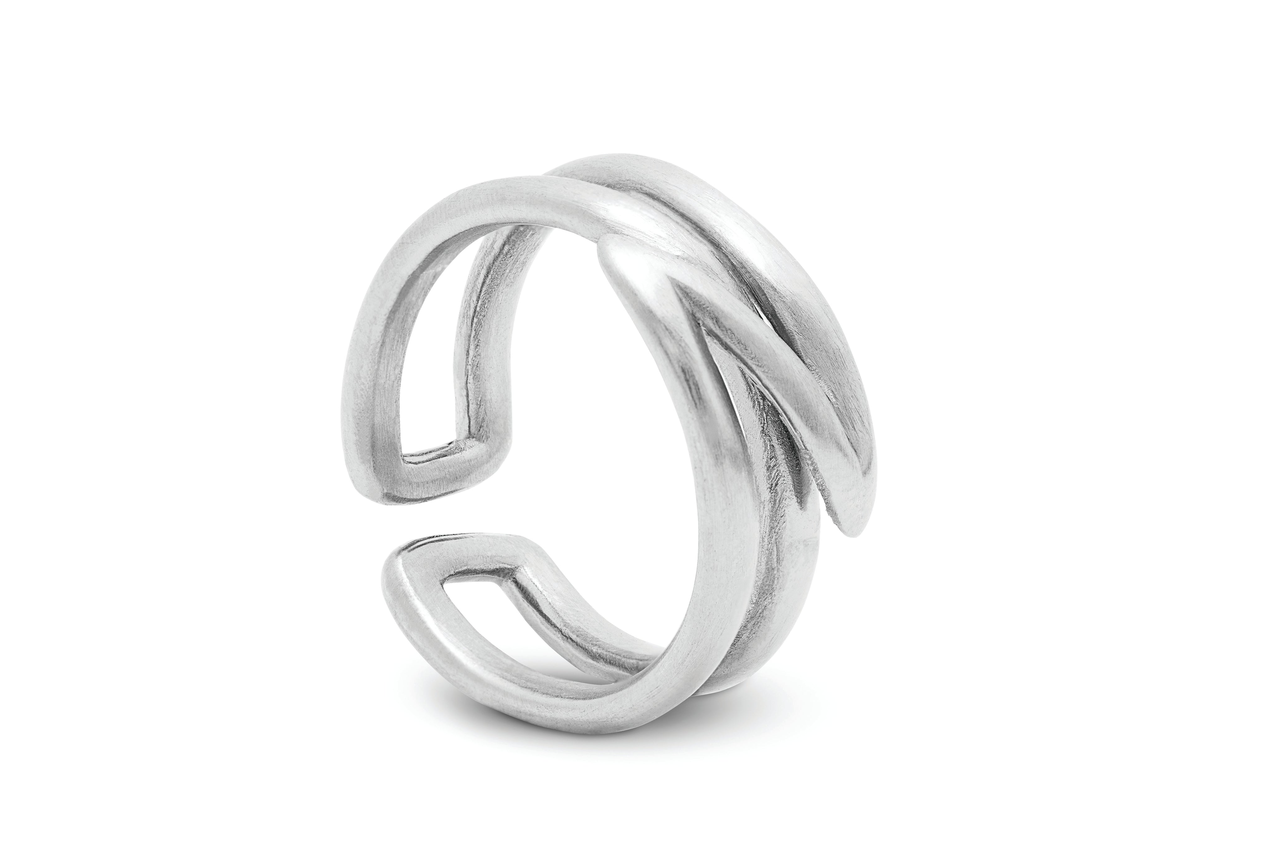 Flowa ring in brushed ruthenium plated sterling silver