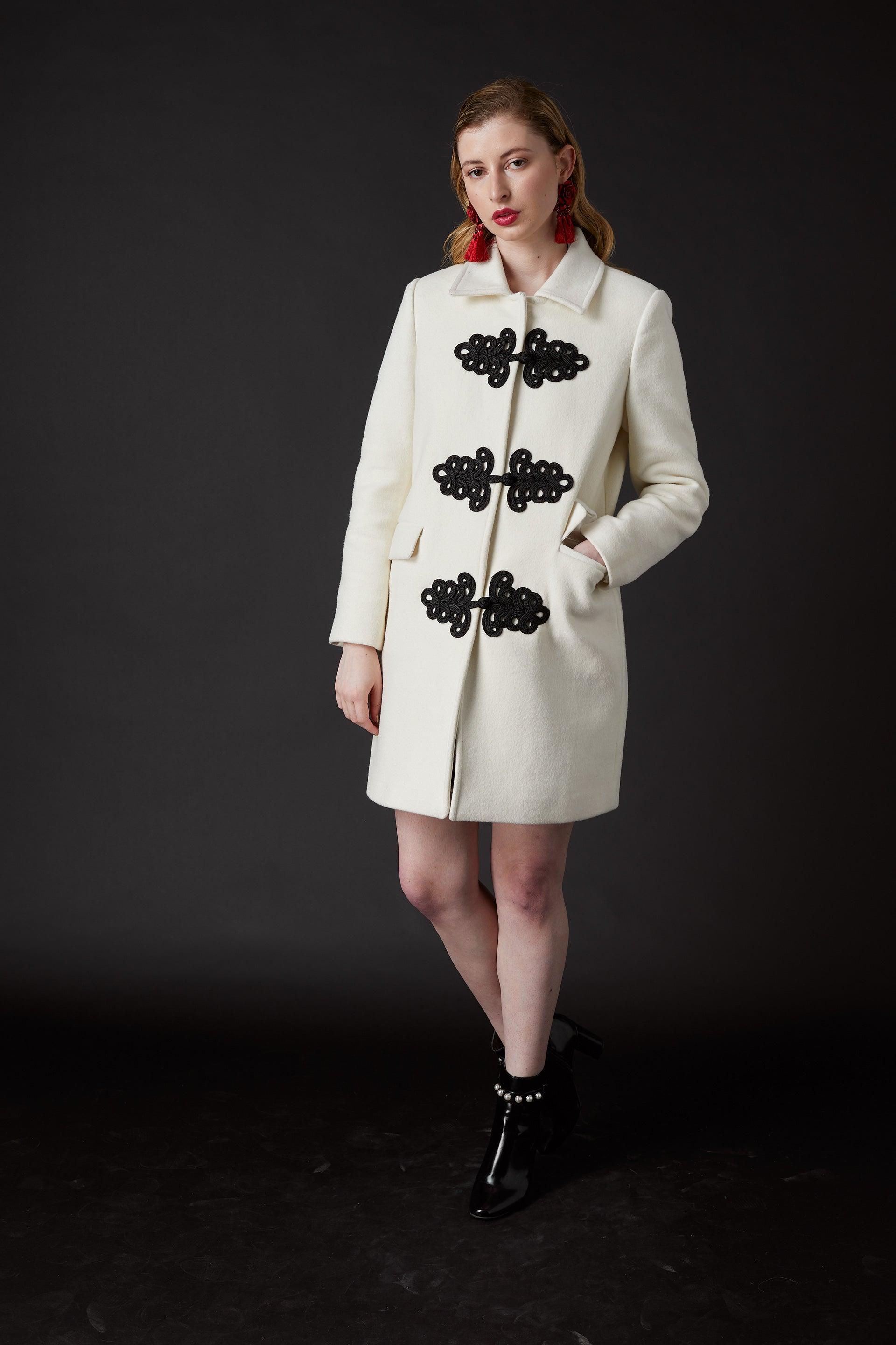 SKYLENCE - Windsor Ming Coat White - SAMPLE SALE LONDON 