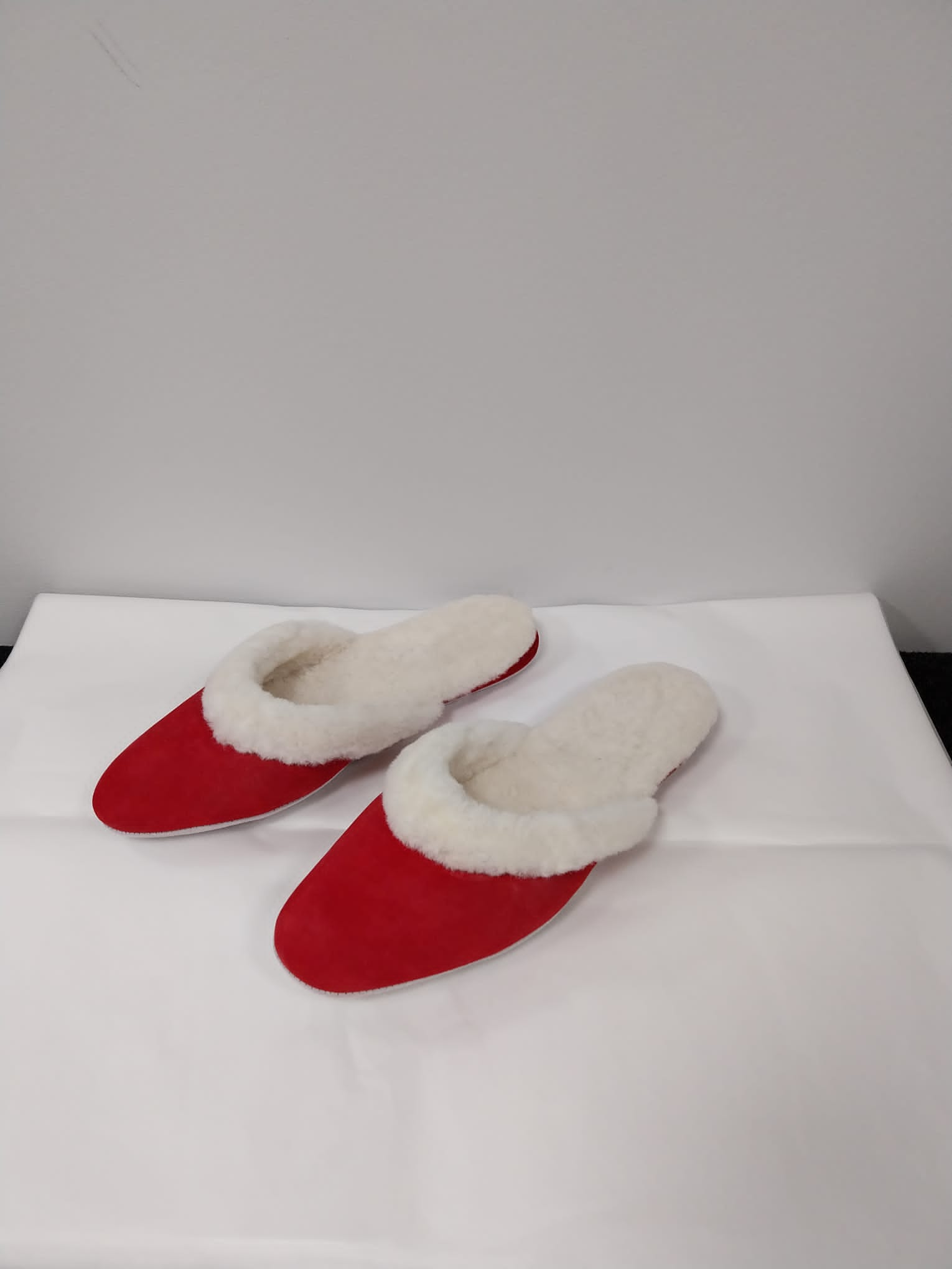 Slippers in Chaperon Red Luxe Suede and Off White Shearling