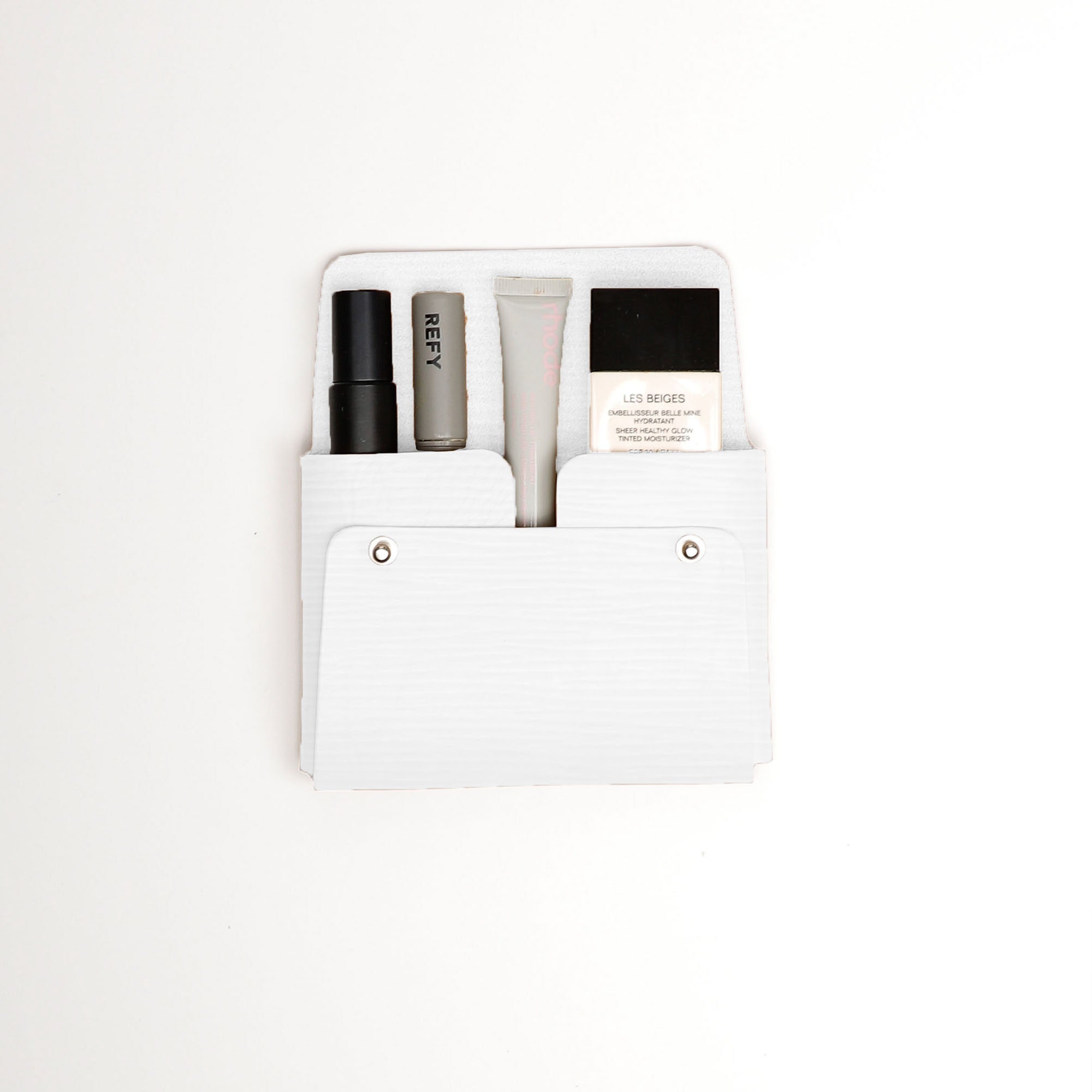 WickerWings-Pouch-Medium-White_Wavy-2_27deccd0-f78a-4aeb-8787-a5655121b54b.jpg