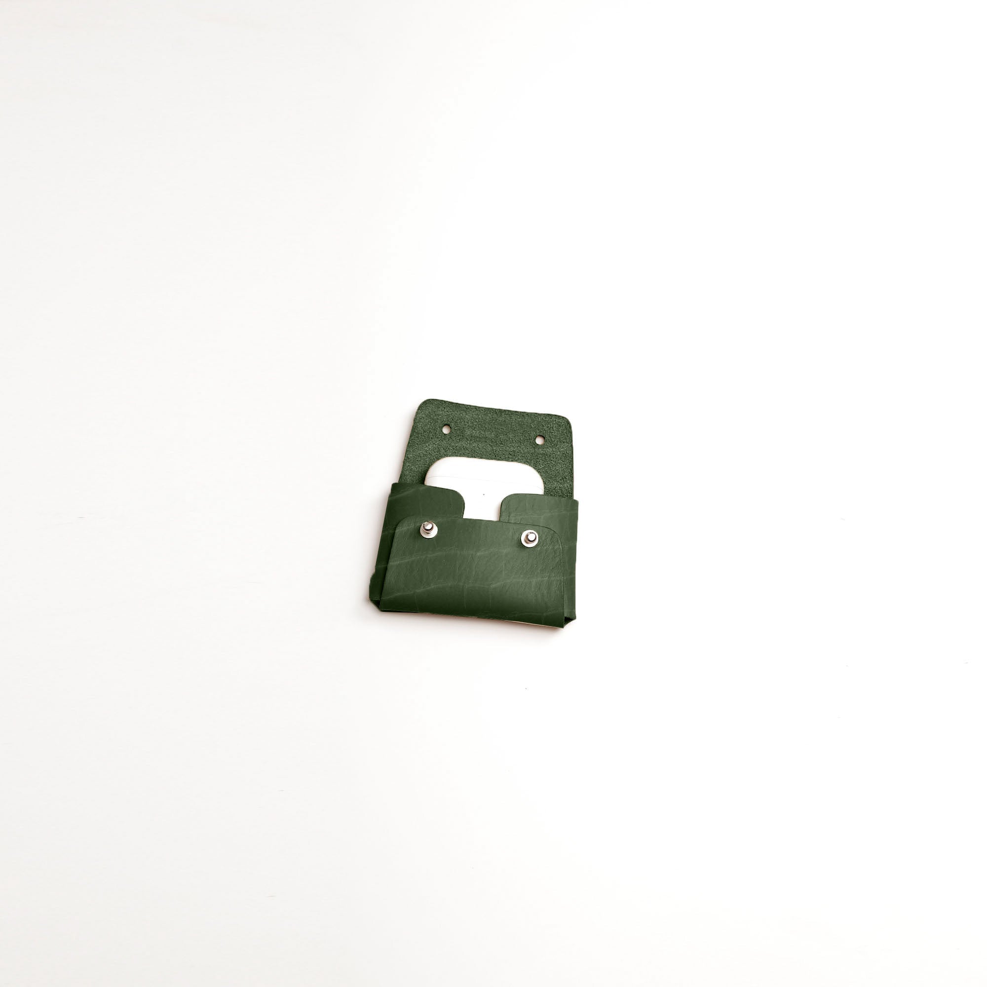 WickerWings-Pouch-Small-Green-Croco-2_6a6b9130-cf36-4efc-9ba3-0ef51c88db40.jpg