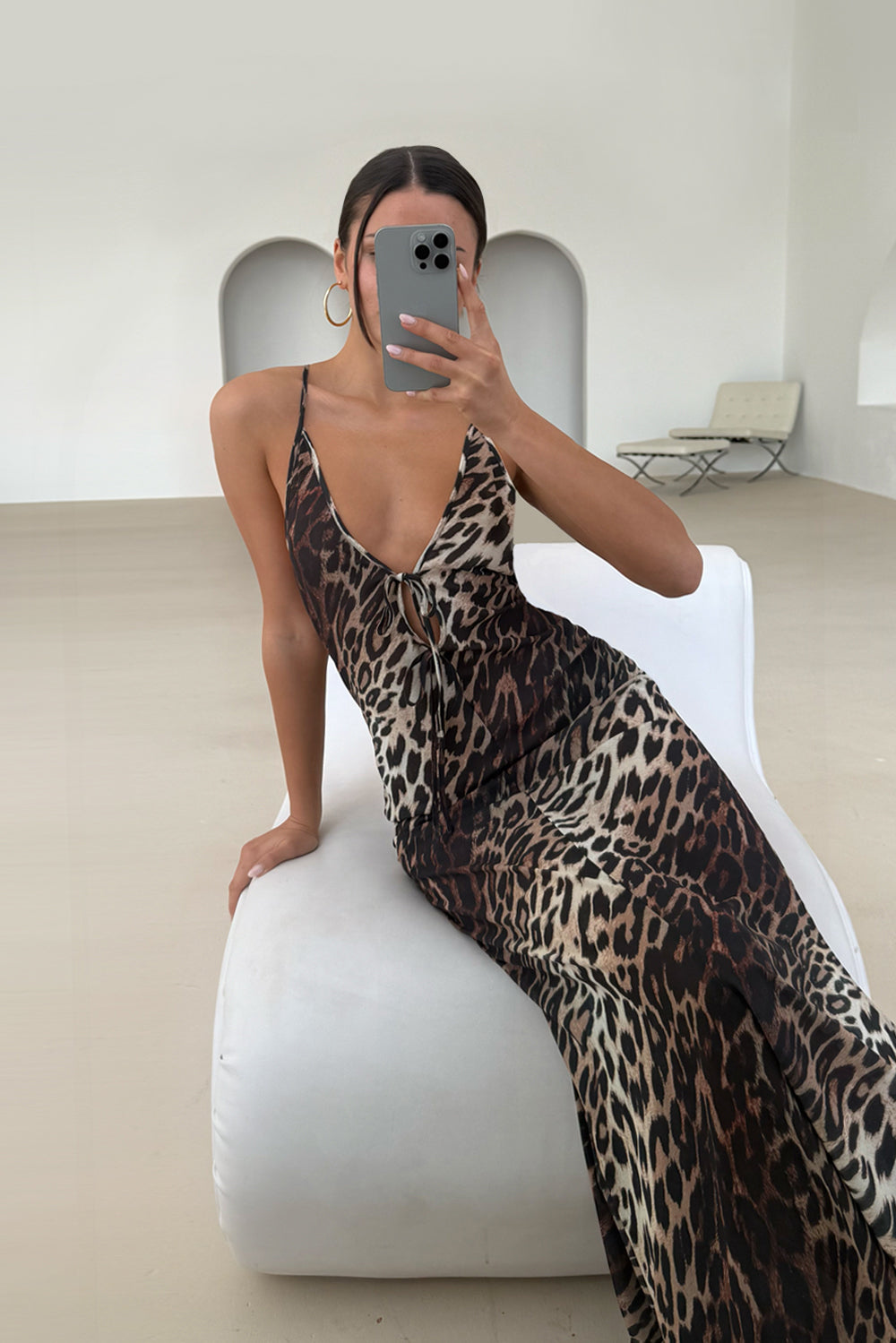 day6-womens-suki-tie-front-_maxi-dress-leopard-print-004.jpg