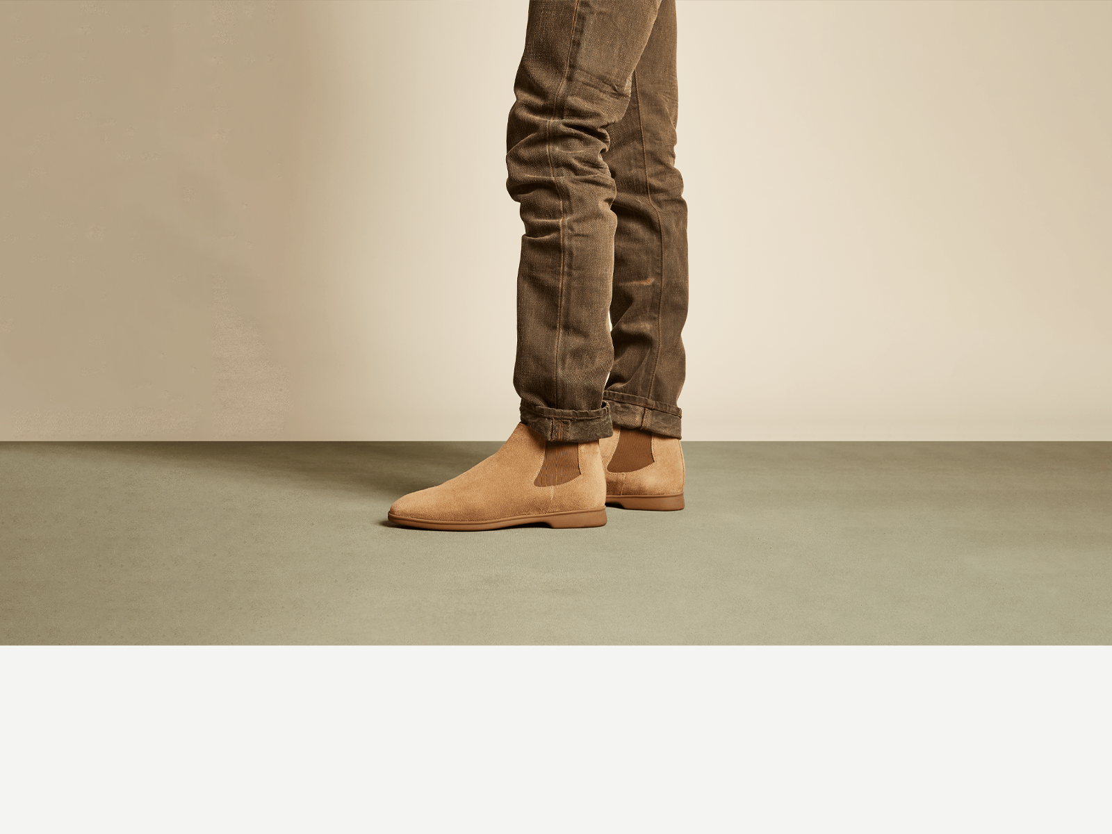 Rover Boots in Clay Glove Suede Caramel Sole