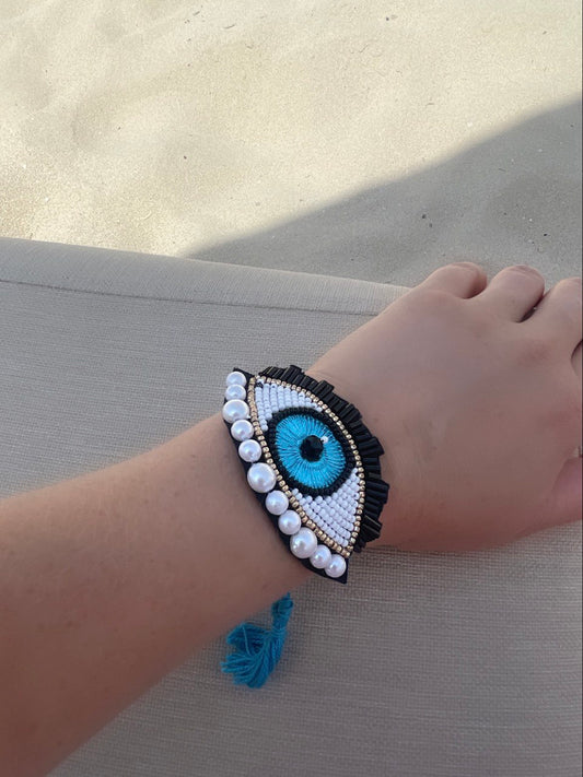 Atelier DXB - Handmade blue eye bracelet