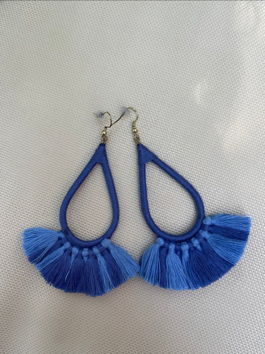 Atelier DXB - Handmade blue earrings